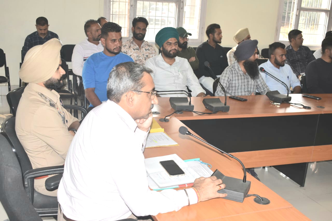 SDM held a meeting with youth clubs and departmental officials regarding drug eradication campaign